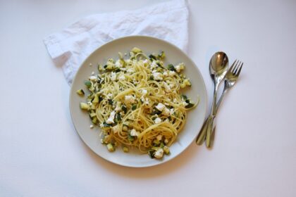 Zucchini-Feta-Spaghetti