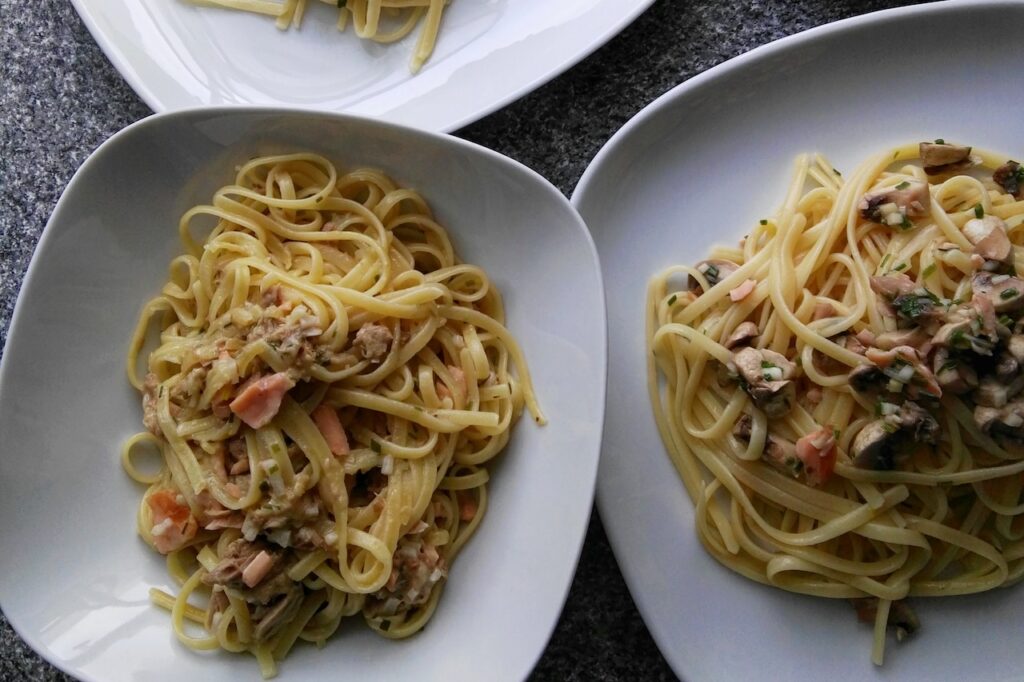 Schnelle Thunfisch Pasta mit Dosenthunfisch aka. Pasta al tonno ...